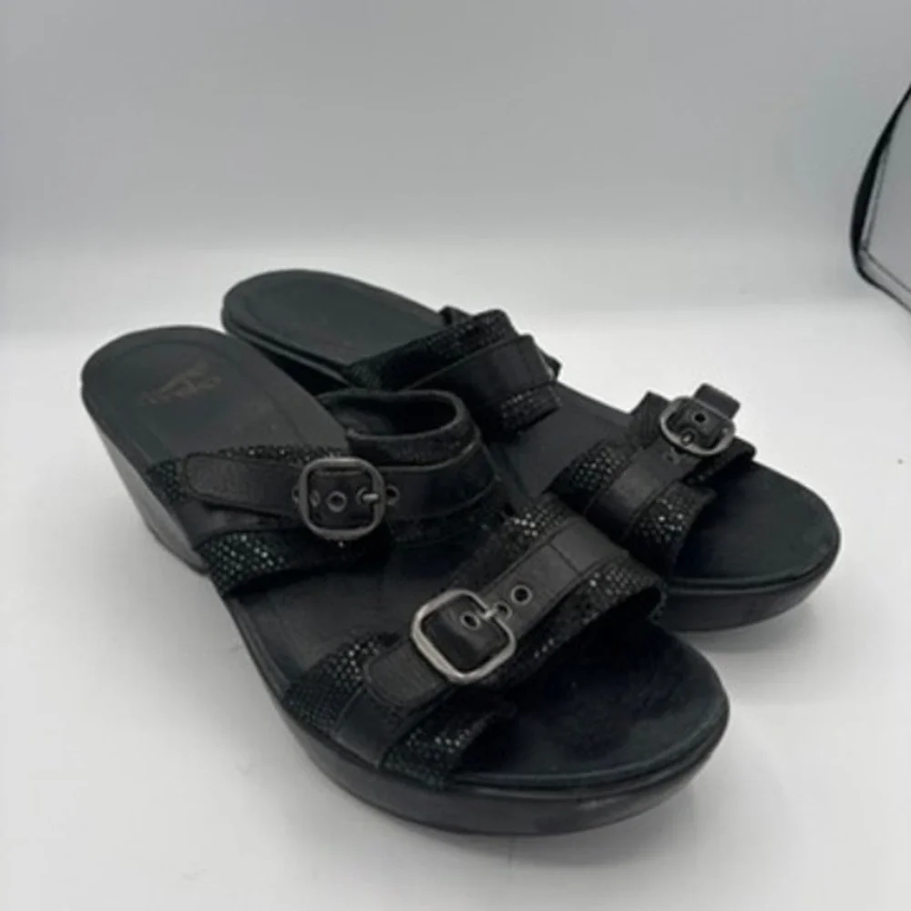 Dansko Wedge‎ Sandals Womens Sz 40 Black Leather Buckle Comfort Shoes